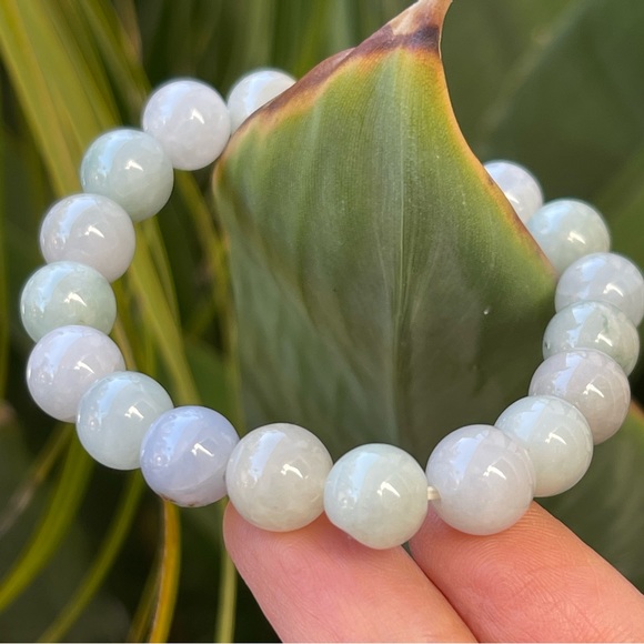 Vintage Jewelry - Lavender green yellow 10mm genuine jadeite jade bead stretchy bangle bracelet